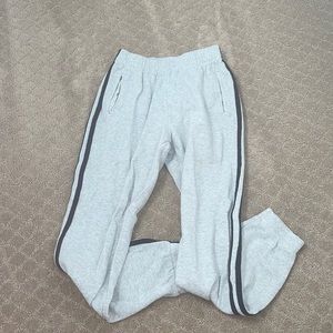 BRANDY MELVILLE SWEATPANTS